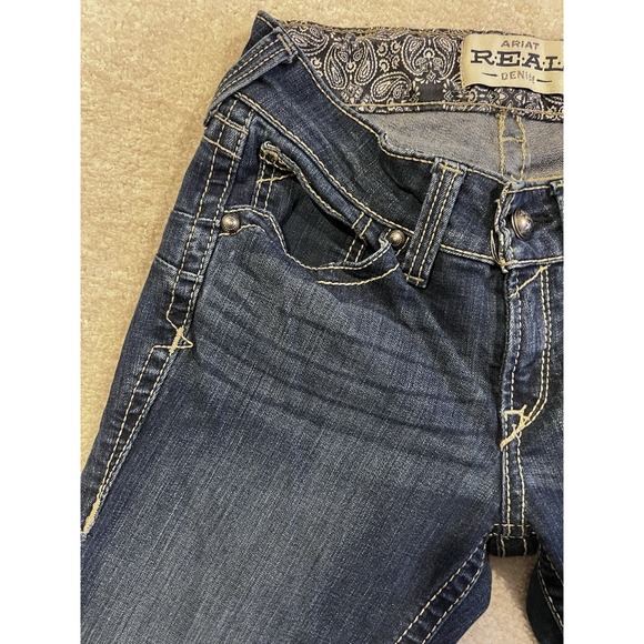 Ariat women's Jeans 26R Inseam Is 31 Inches - Picture 4 of 10
